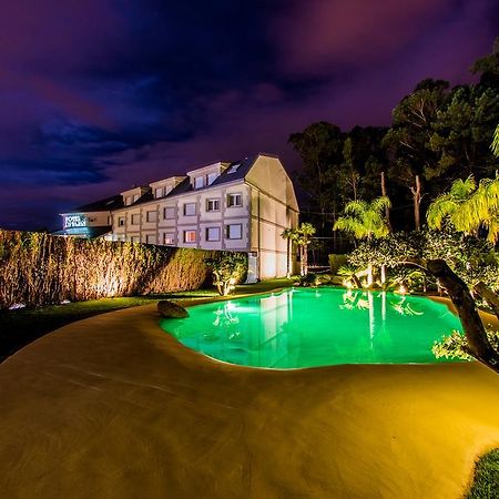 Hotel Dinajan ビラノーバ・デ・アロウサ エクステリア 写真