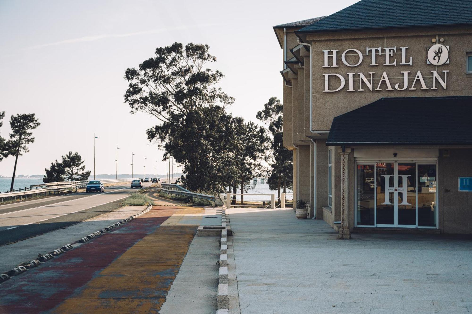 Hotel Dinajan ビラノーバ・デ・アロウサ エクステリア 写真