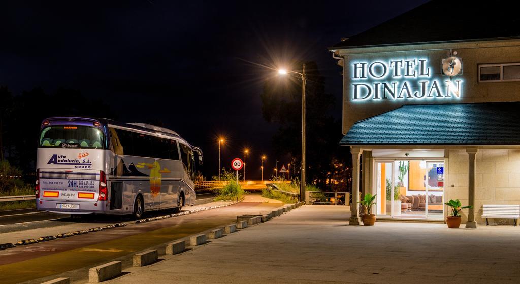 Hotel Dinajan ビラノーバ・デ・アロウサ エクステリア 写真